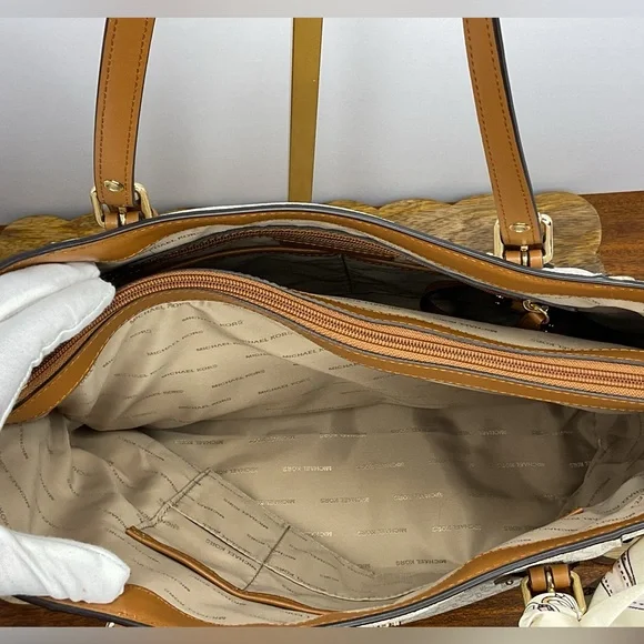 Michael Kors White/Brown Signature Coated Canvas Voyager Tote - Picture 9 of 9